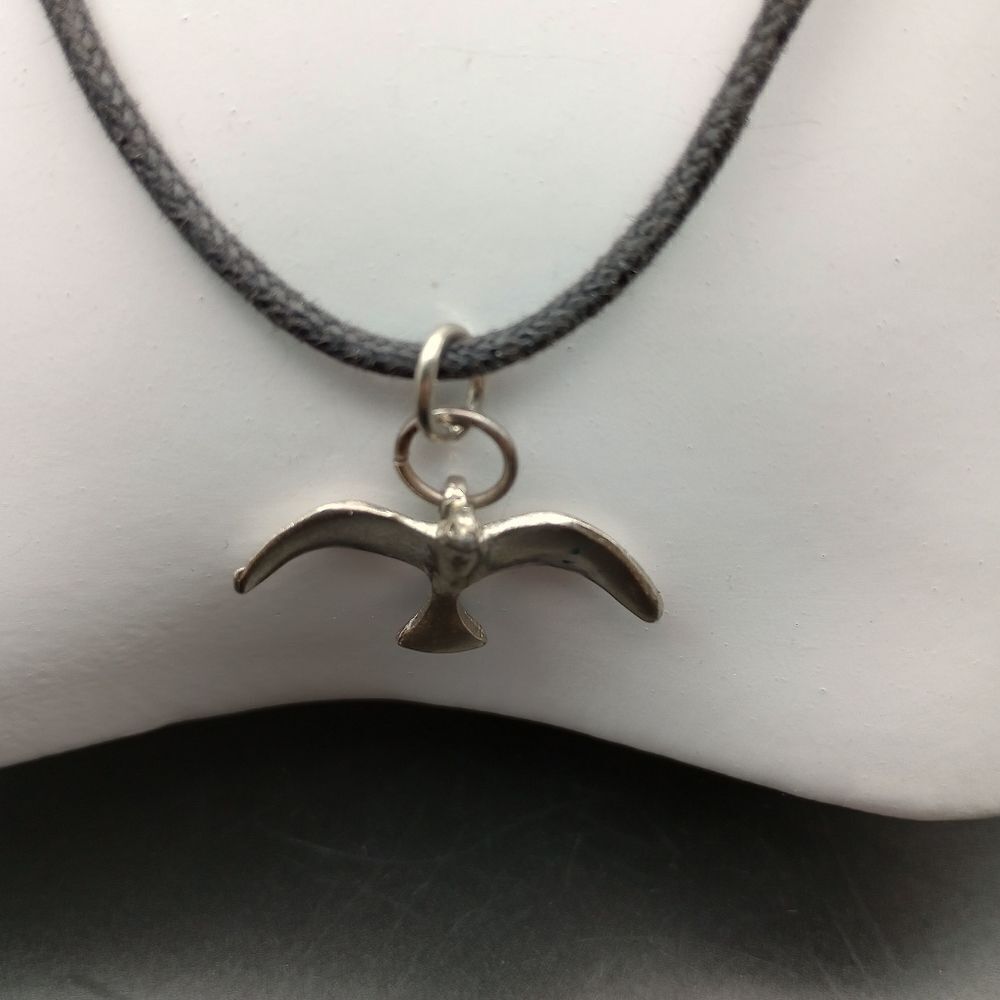 Elegant flying eagle bird necklace. Elegant! N327 - Picture 4 of 4
